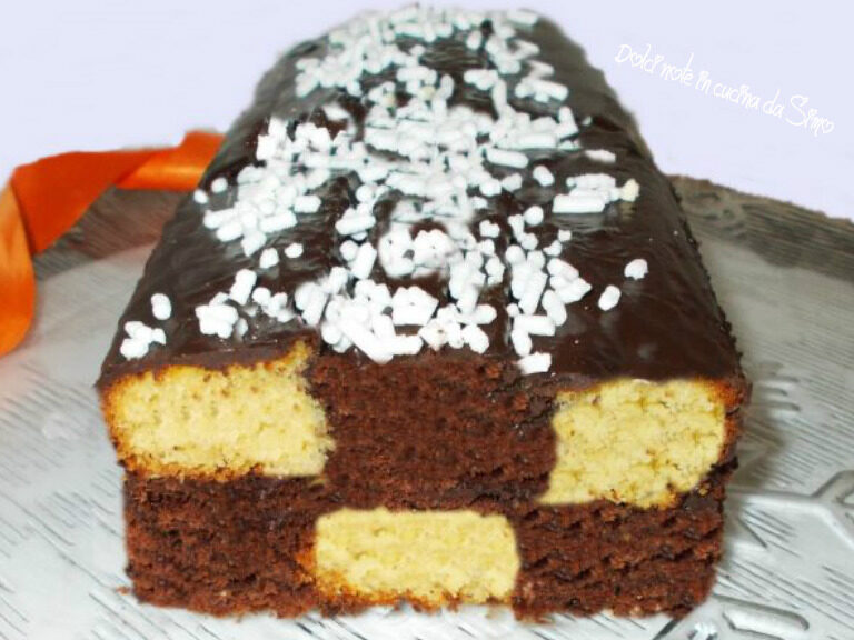 Plum-cake a quadri farcito con crema caffe’