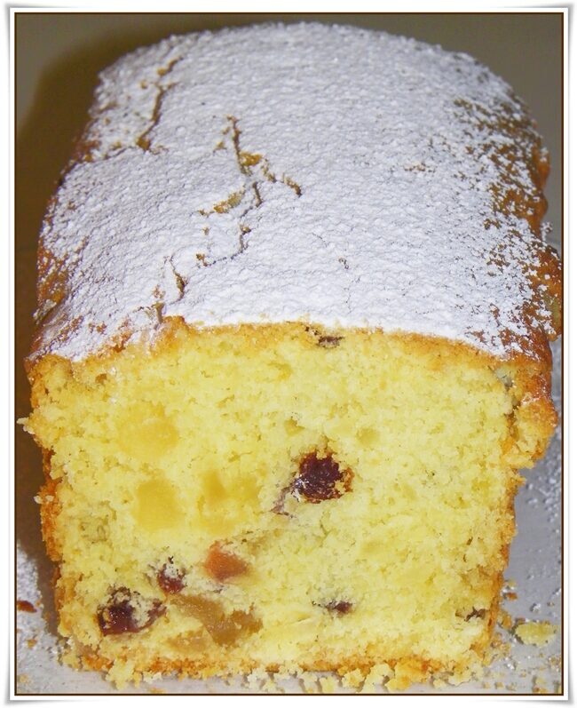 Plum cake con canditi e uvetta