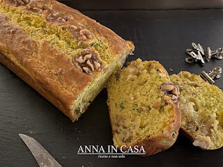 Plum-cake salato noci, zucchine e gorgonzola - ricetta passo passo