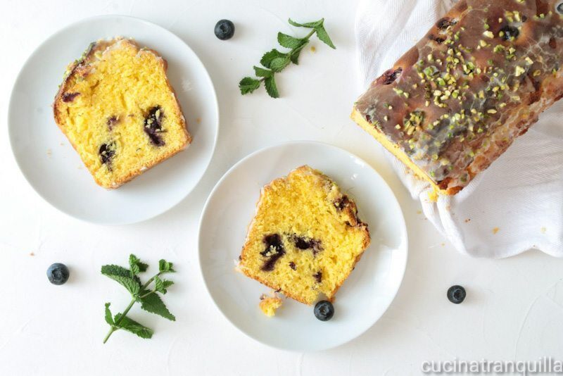 Plumcake al limone con mirtilli