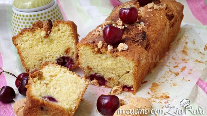 Plumcake amaretti e ciliegie