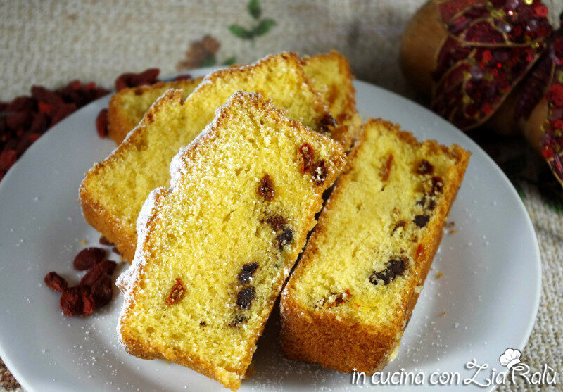 Plumcake bacche di goji e gocce di cioccolato