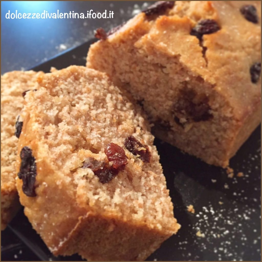 Plumcake mele, uvetta e cannella