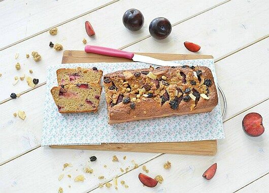 Plumcake rustico alle prugne con muesli alla frutta