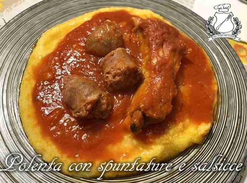 Polenta con spuntature e salsiccia
