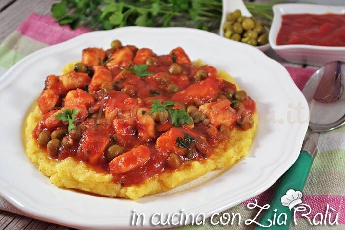 Polenta con sugo di verdesca e piselli
