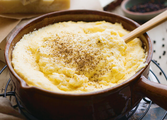 Polenta taragna con burro e formaggio
