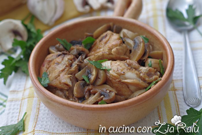 Pollo al marsala e funghi