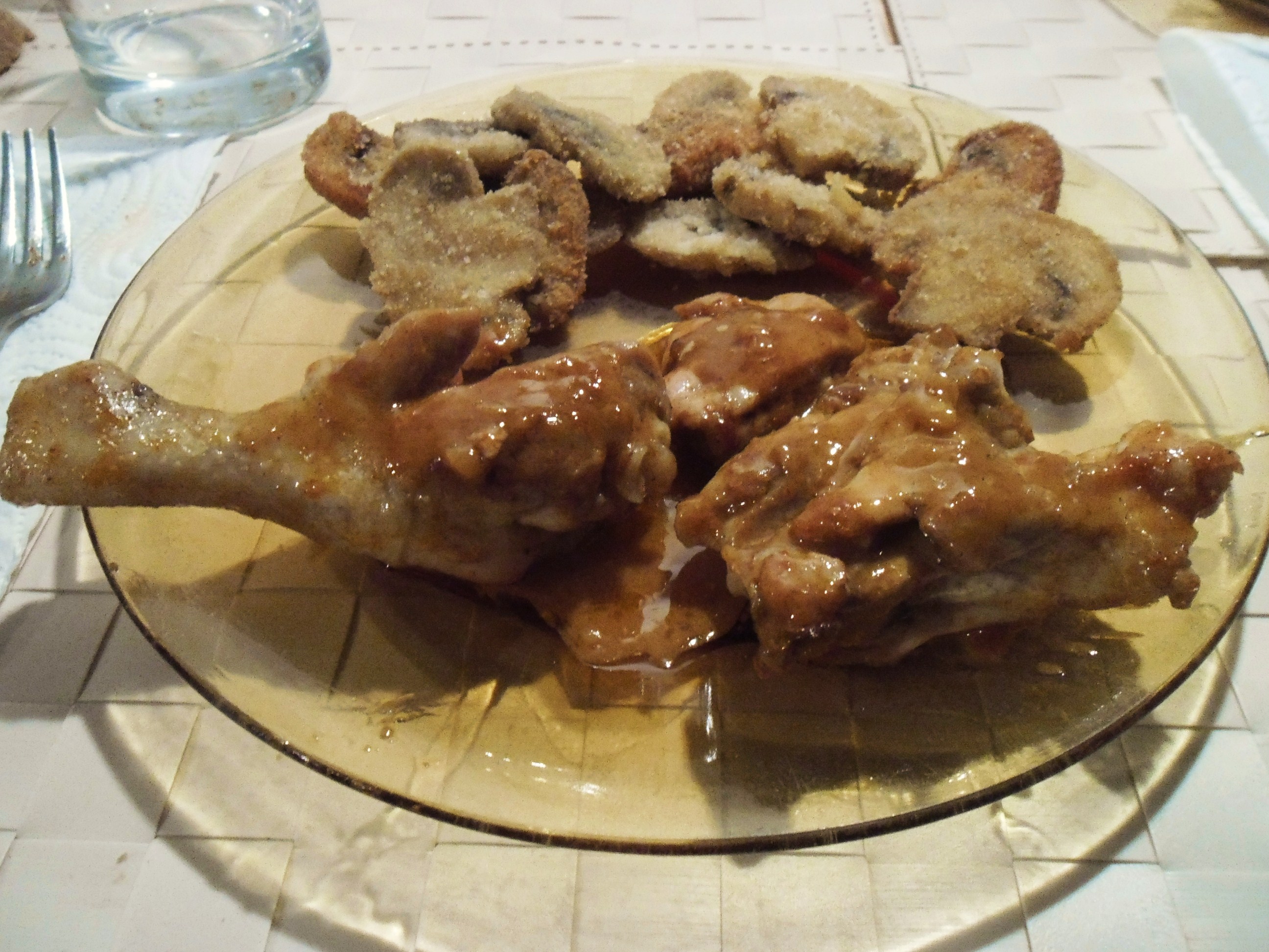 Pollo con paprika e funghi fritti