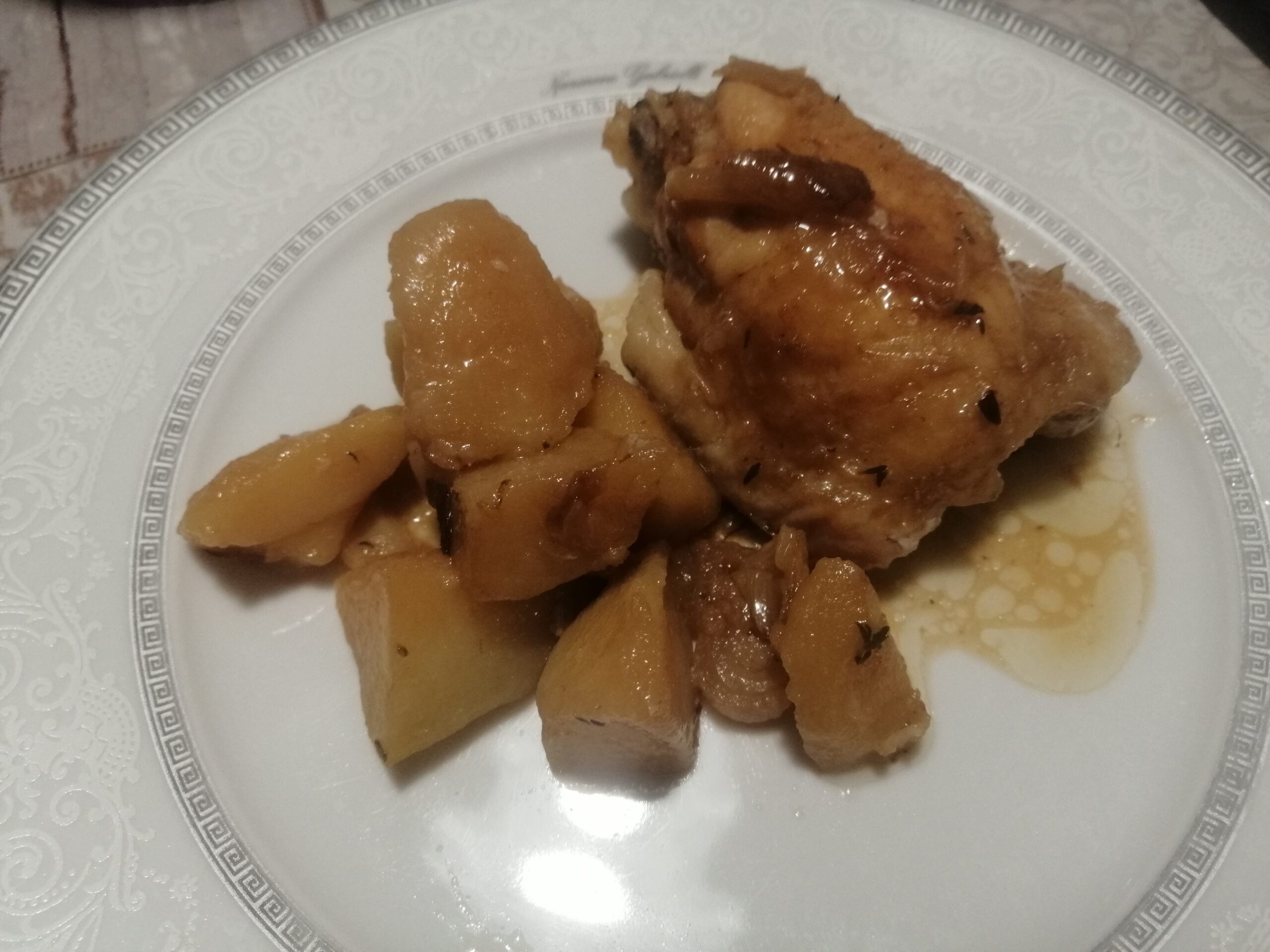 Pollo e patate in casseruola