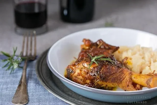 Pollo in padella con aceto balsamico