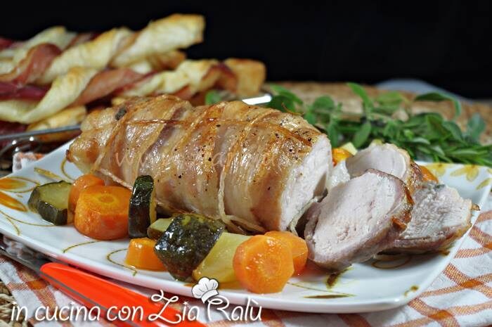 Pollo nella pancetta al forno con verdure