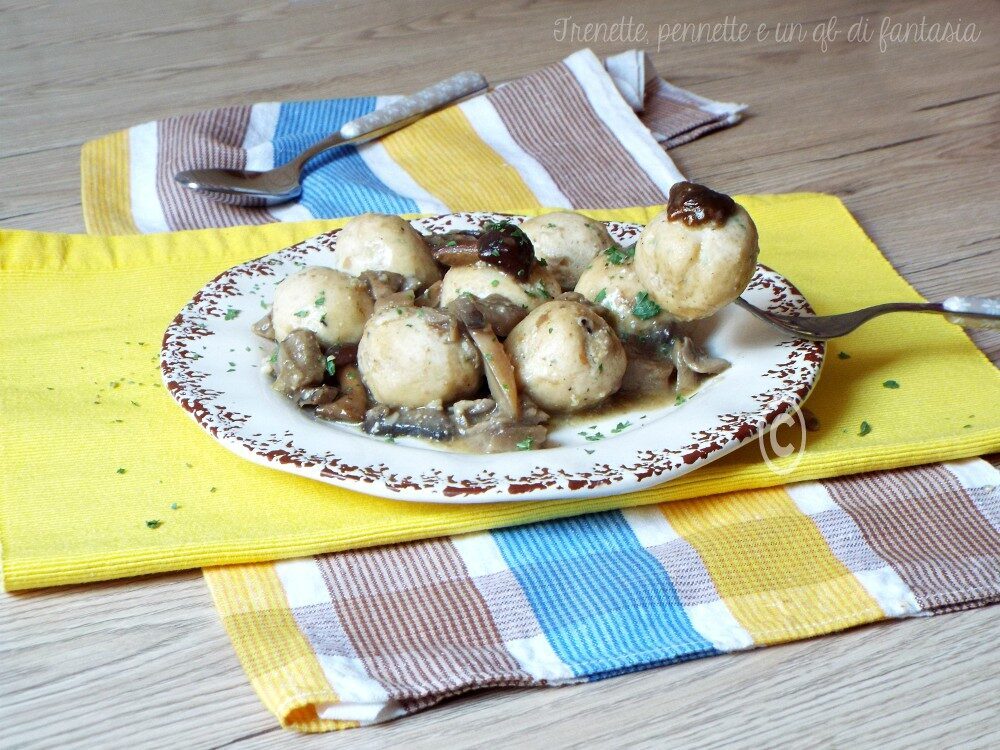 Polpette di ricotta con funghi misti