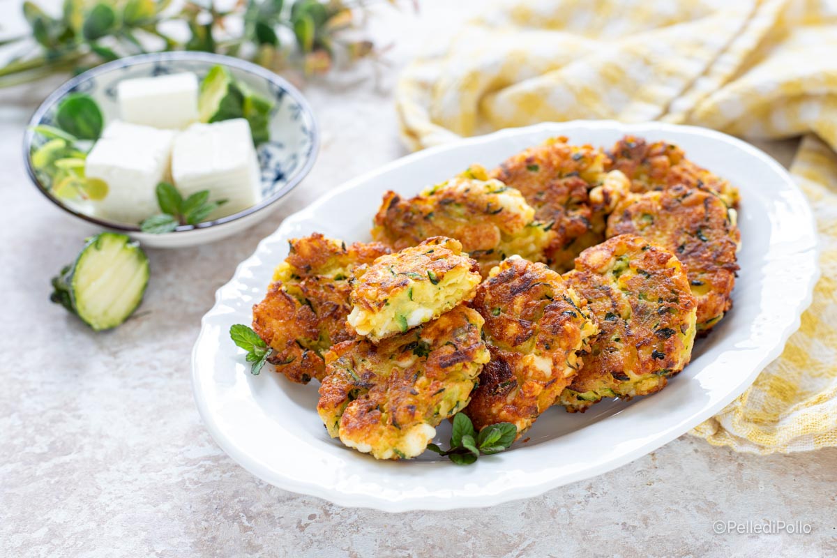 Polpette greche con zucchine e feta