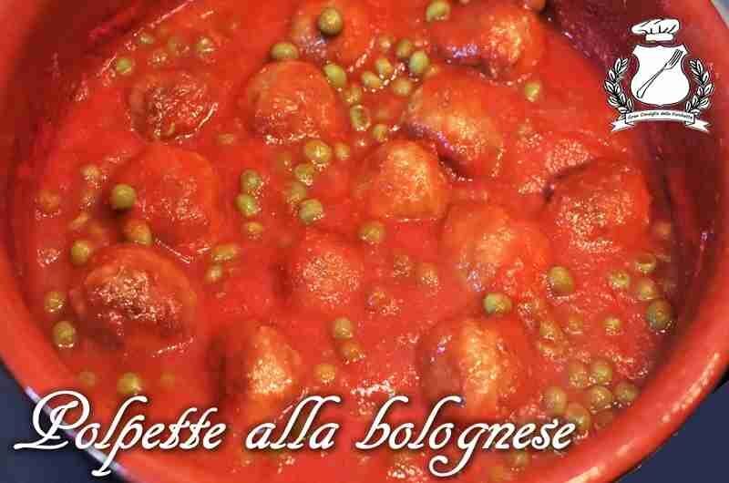 Polpette in umido con piselli (polpette alla bolognese)