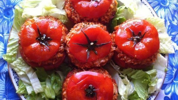Pomodori ripieni di Riso con mozzarella vegan