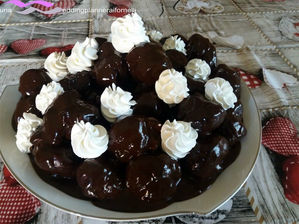 Profiteroles al cioccolato – con e senza bimby