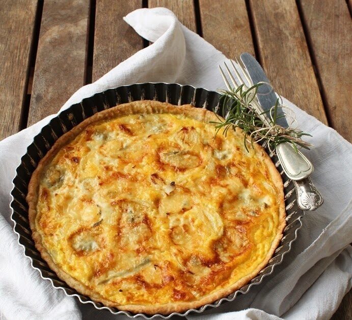 Quiche con cipolle bianche e gorgonzola