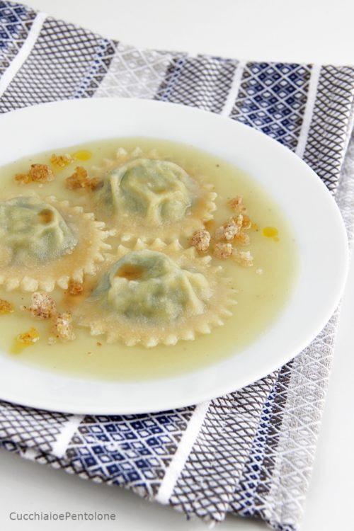 Ravioli alle cime di rapa con crema di patate e colatura di alici