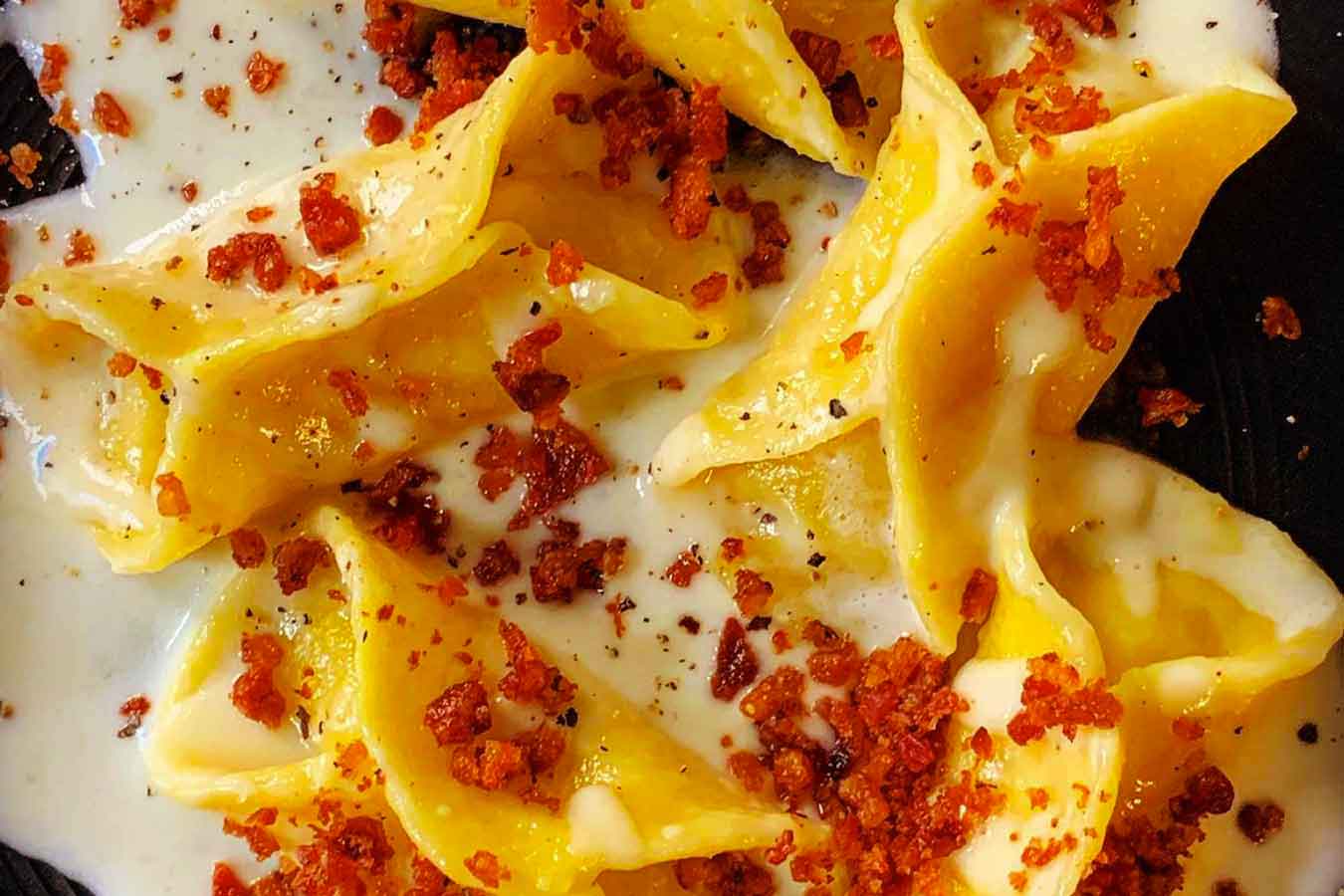 Ravioli con crema di carbonara