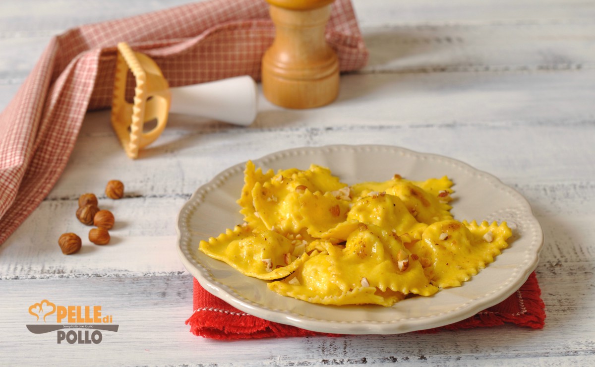 Ravioli di branzino con burro e nocciole