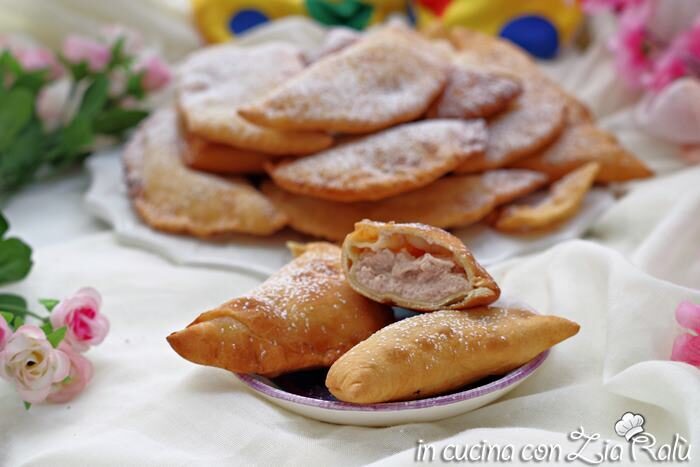 Ravioli fritti di ricotta dolci