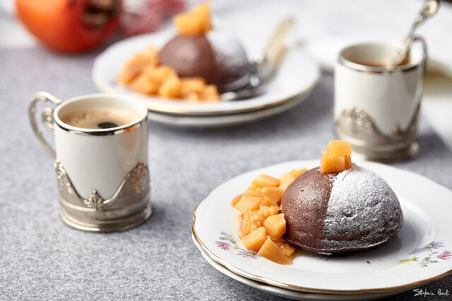 Ricotta al cacao al forno con composta di cachi