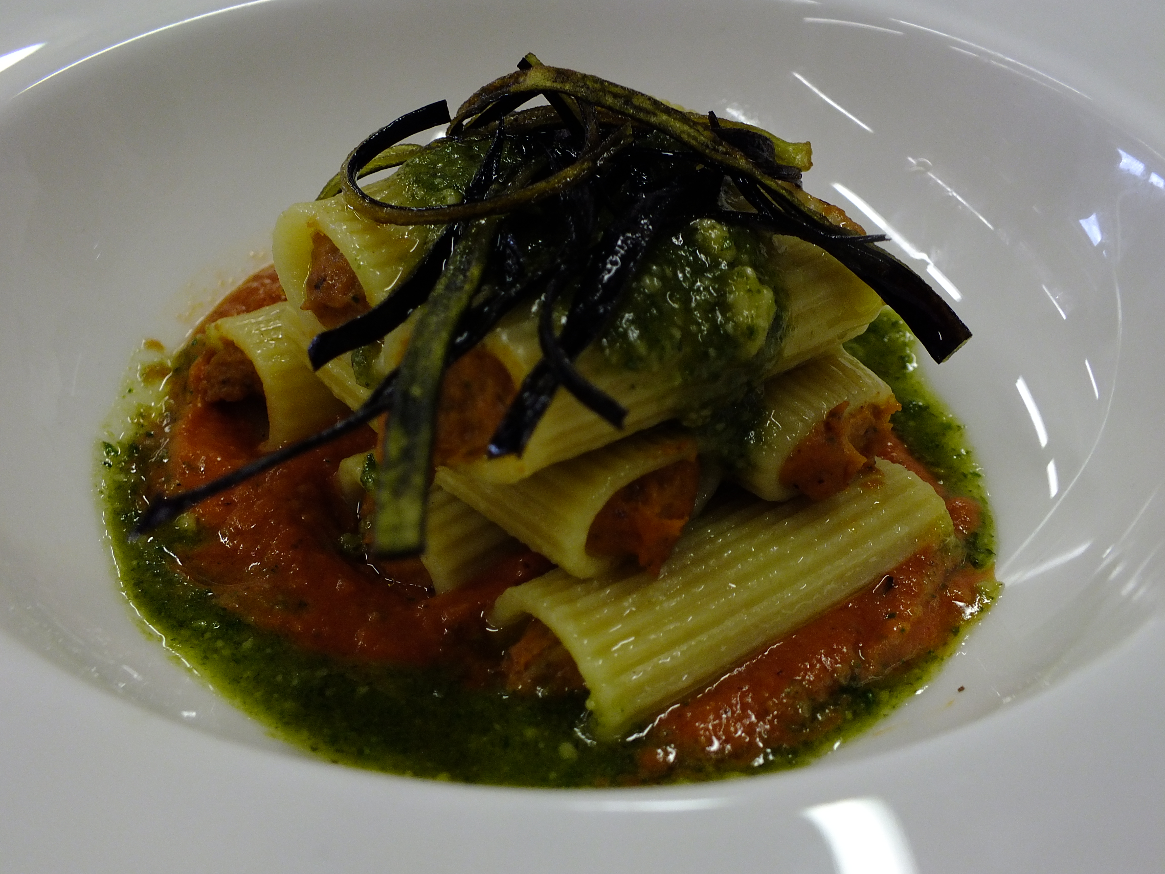 Rigatoni al pesto di melanzane, un gioco di squadra