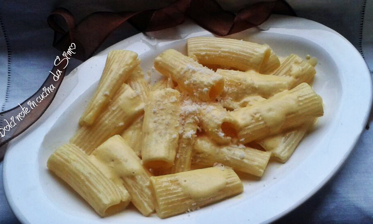 Rigatoni cremosi allo zafferano e paprica
