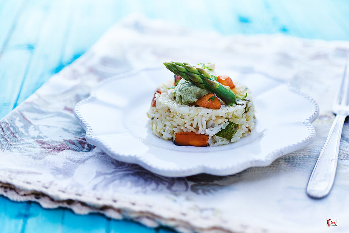 Riso thai alle verdure e hummus con guacamole