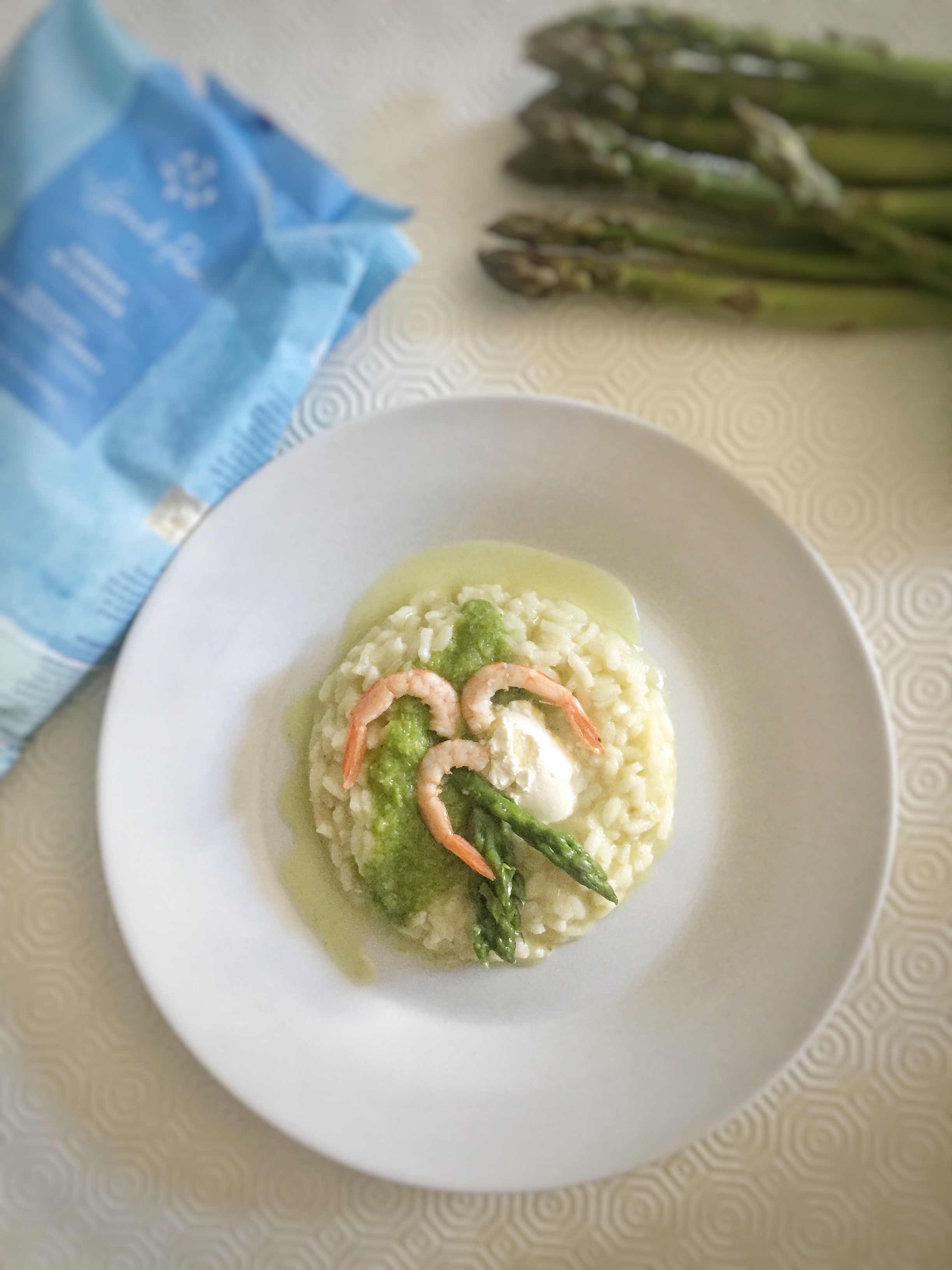 Risotto agli asparagi con gamberi e robiola