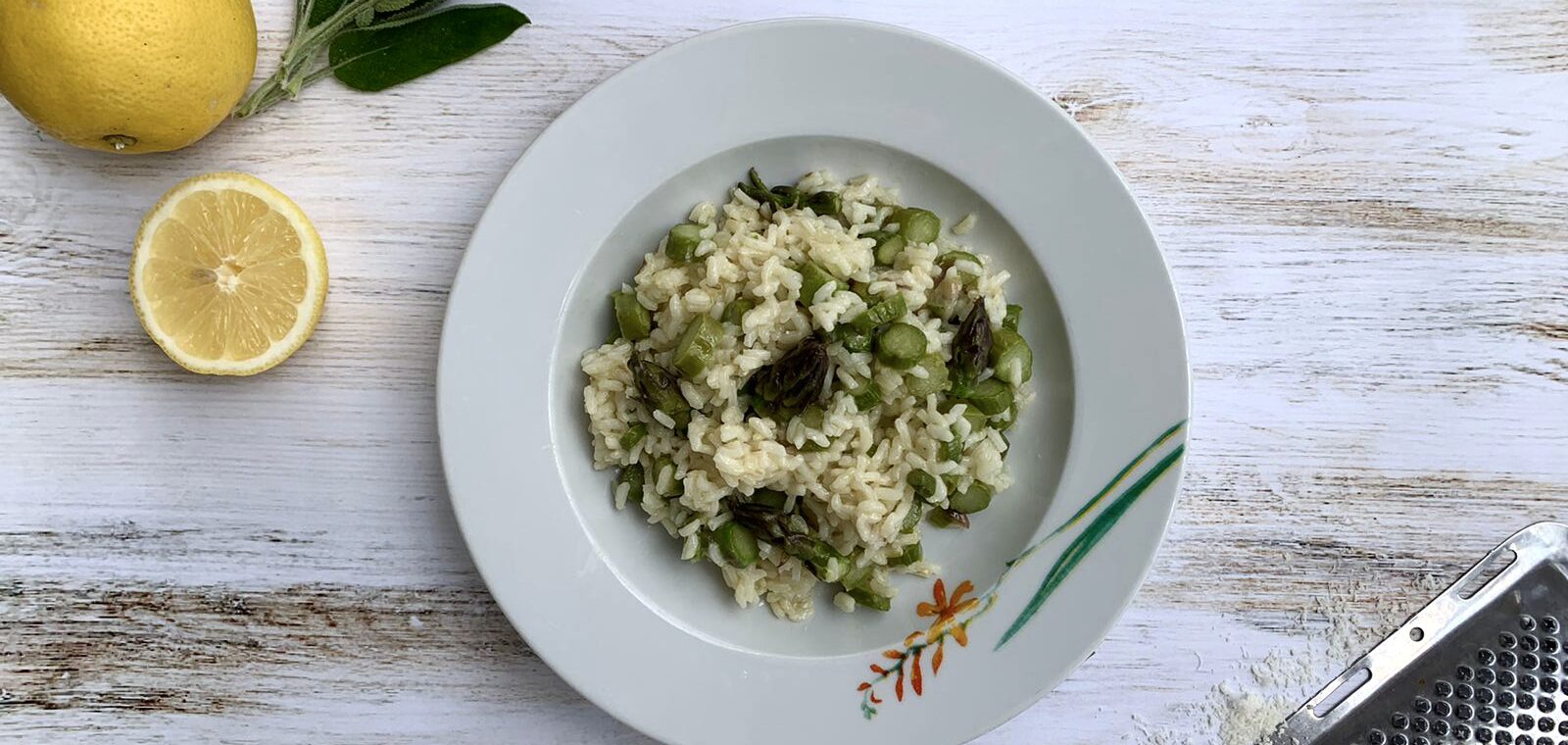 Risotto agli asparagi: la ricetta perfetta per una deliziosa esperienza primaverile