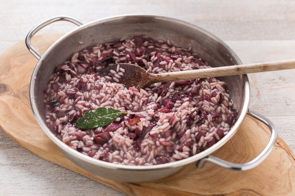 Risotto al radicchio di treviso e noci vegano