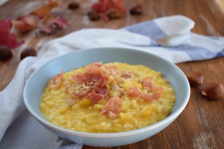 Risotto alla zucca con castagne e prosciutto croccante