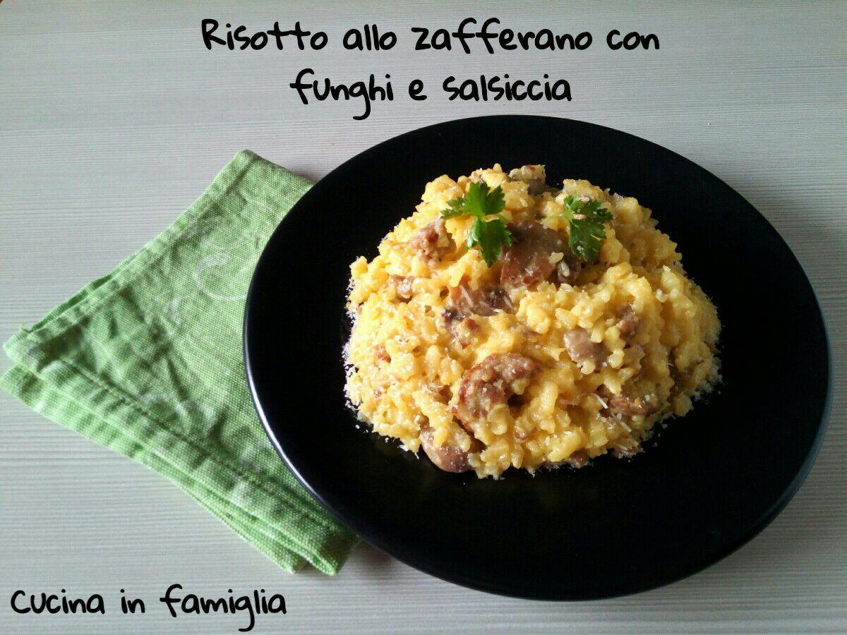 Risotto allo zafferano con funghi e salsiccia