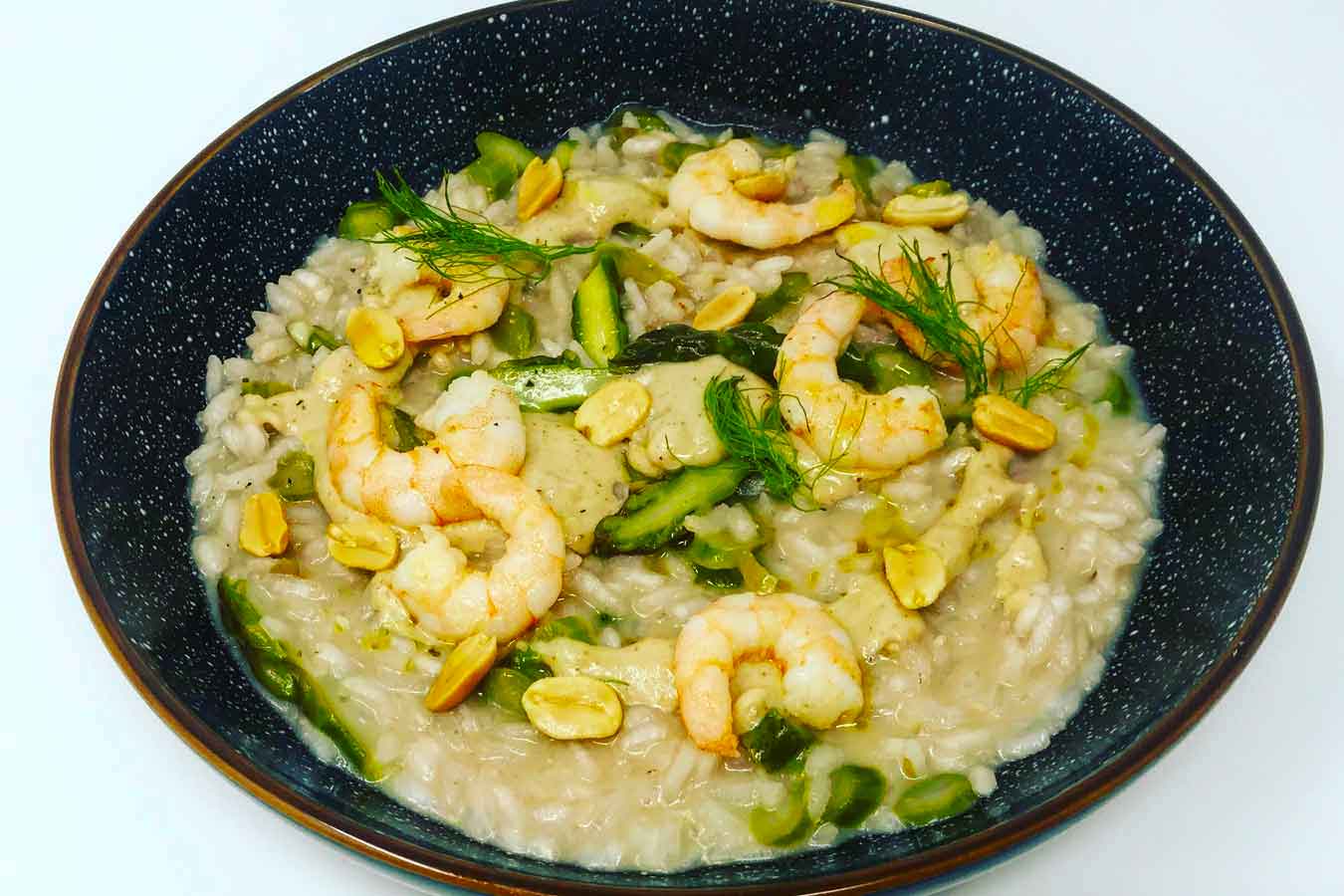 Risotto asparagi e mazzancolle con salsa di arachidi