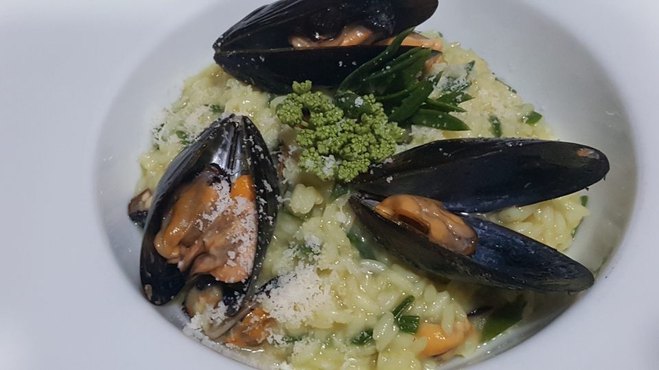 Risotto con le cozze speziato al critmo