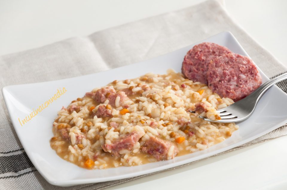 Risotto con lenticchie, cotechino e prosecco