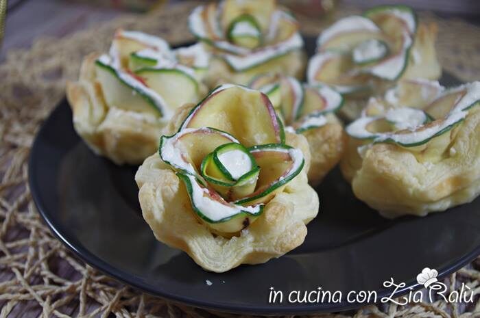 Rose zucchine mele e formaggio caprino