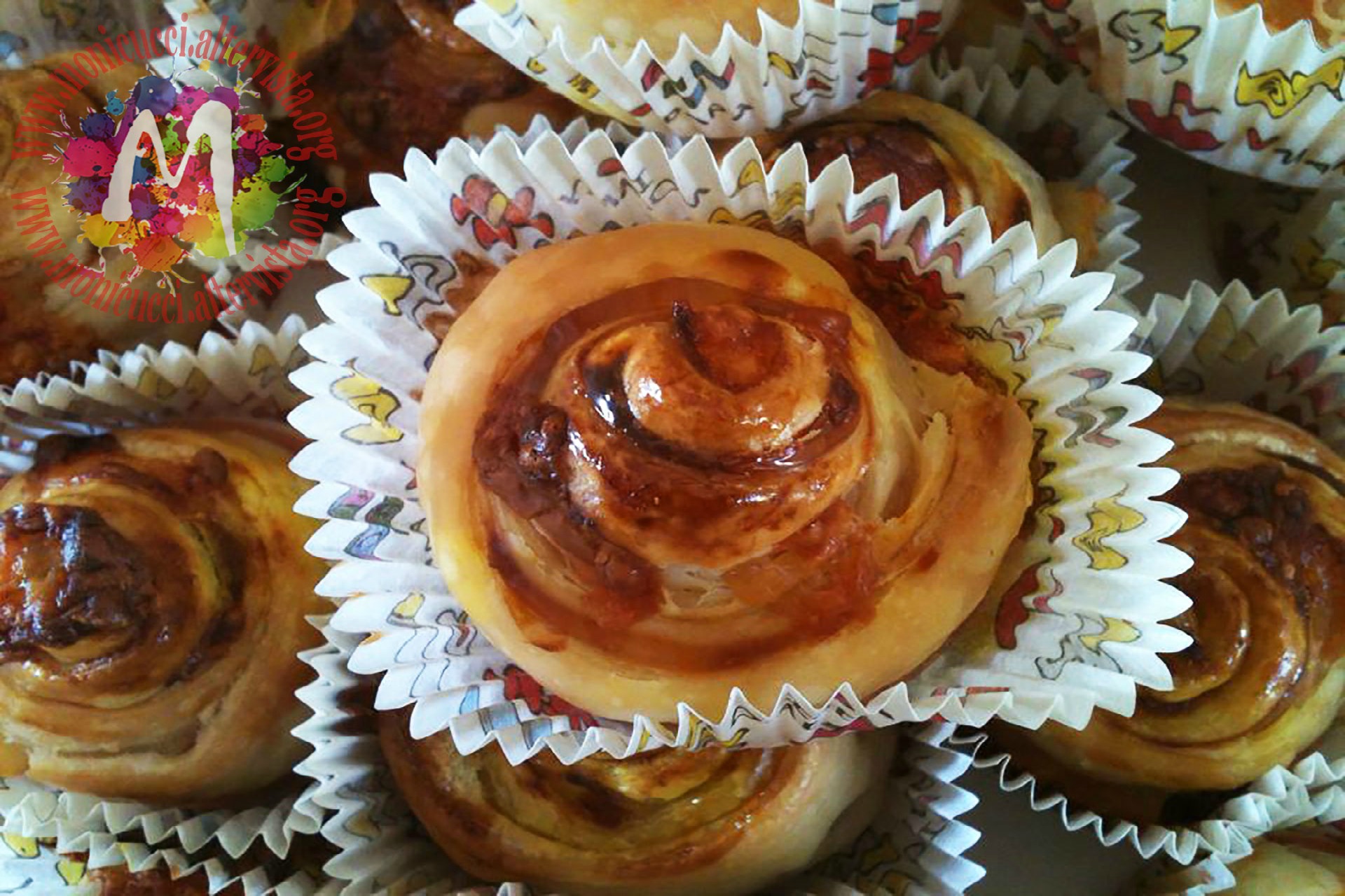 Rosette di sfoglia con fontina e prosciutto cotto