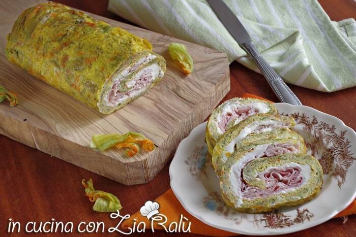 Rotolo di frittata ai fiori di zucca e prosciutto