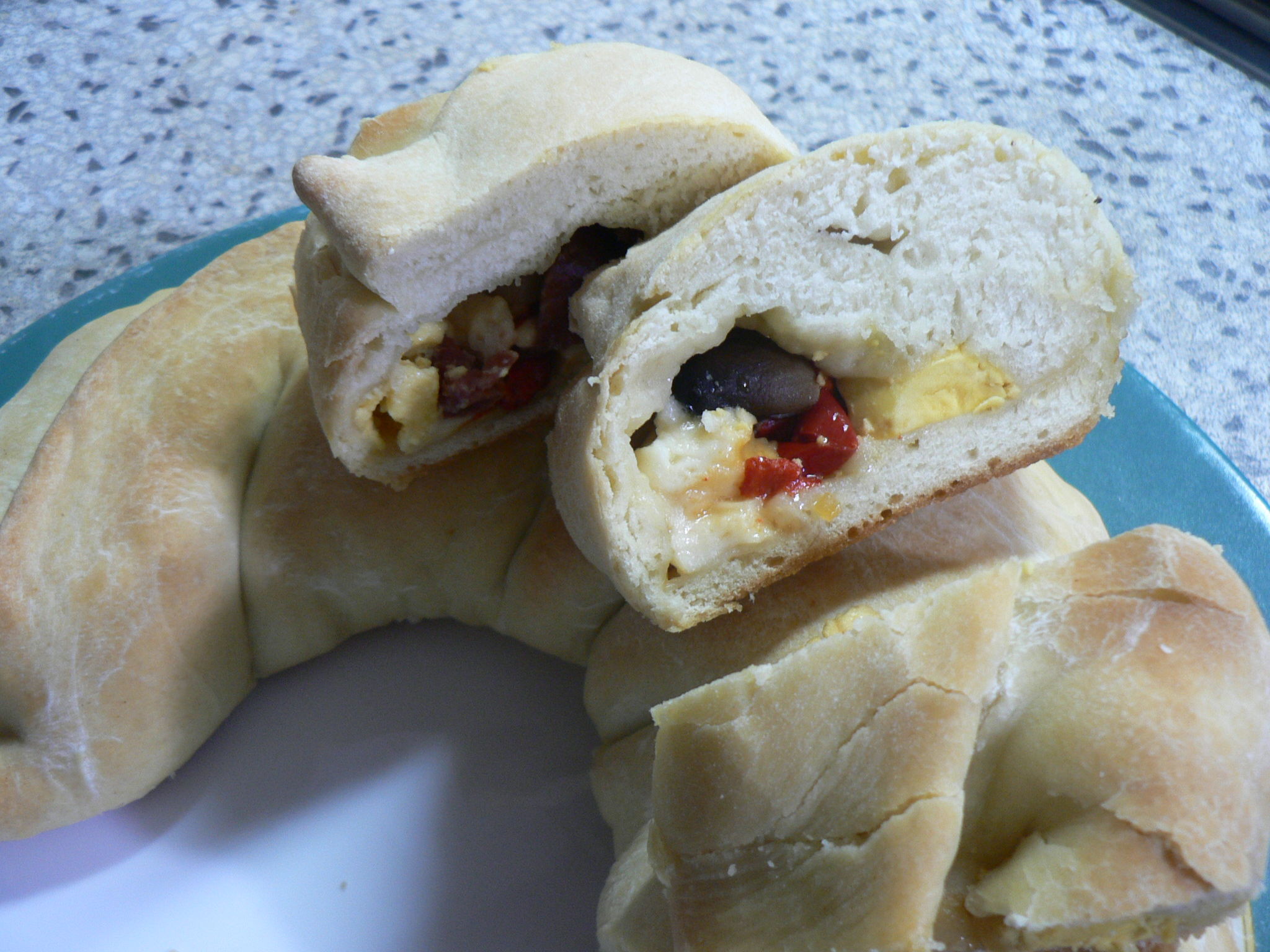 Rotolo di pizza peperoni e funghetti