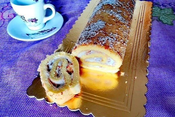 Rotolo ricotta e mandorle tostate, ricetta bimby o tradizionale