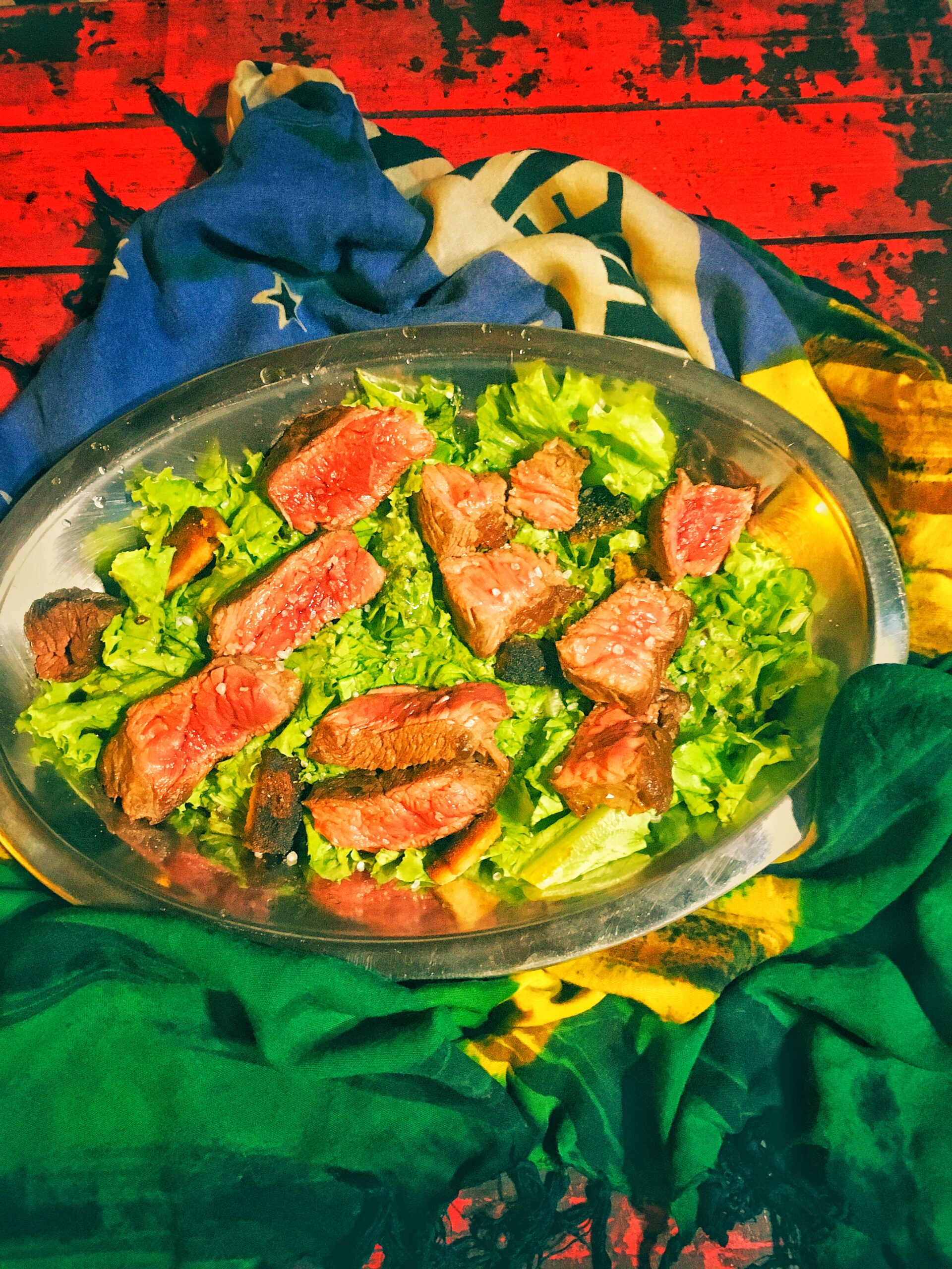 Salada mignon (insalata con filetto di manzo)