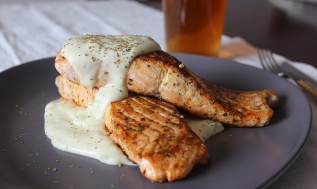 Salmone con salsa champ