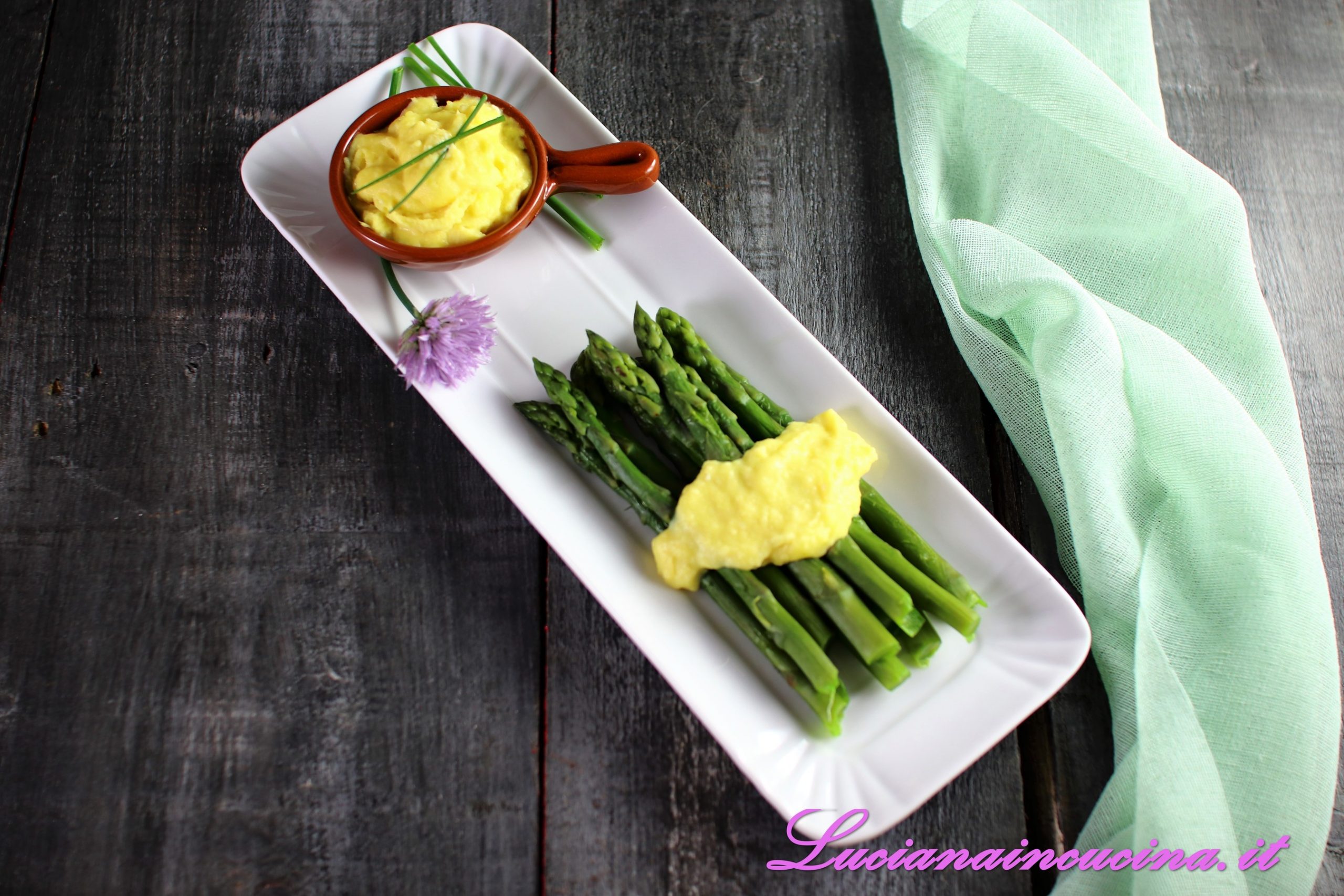 Salsa del povr’om con asparagi