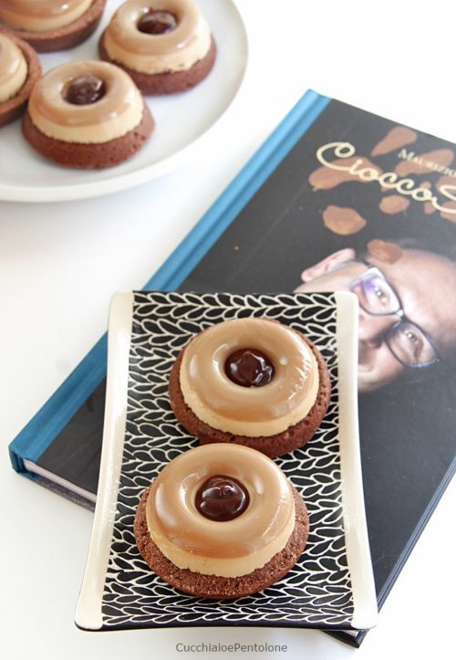 Savarin di panna cotta al caffe’, cioccolato e sambuca di santin