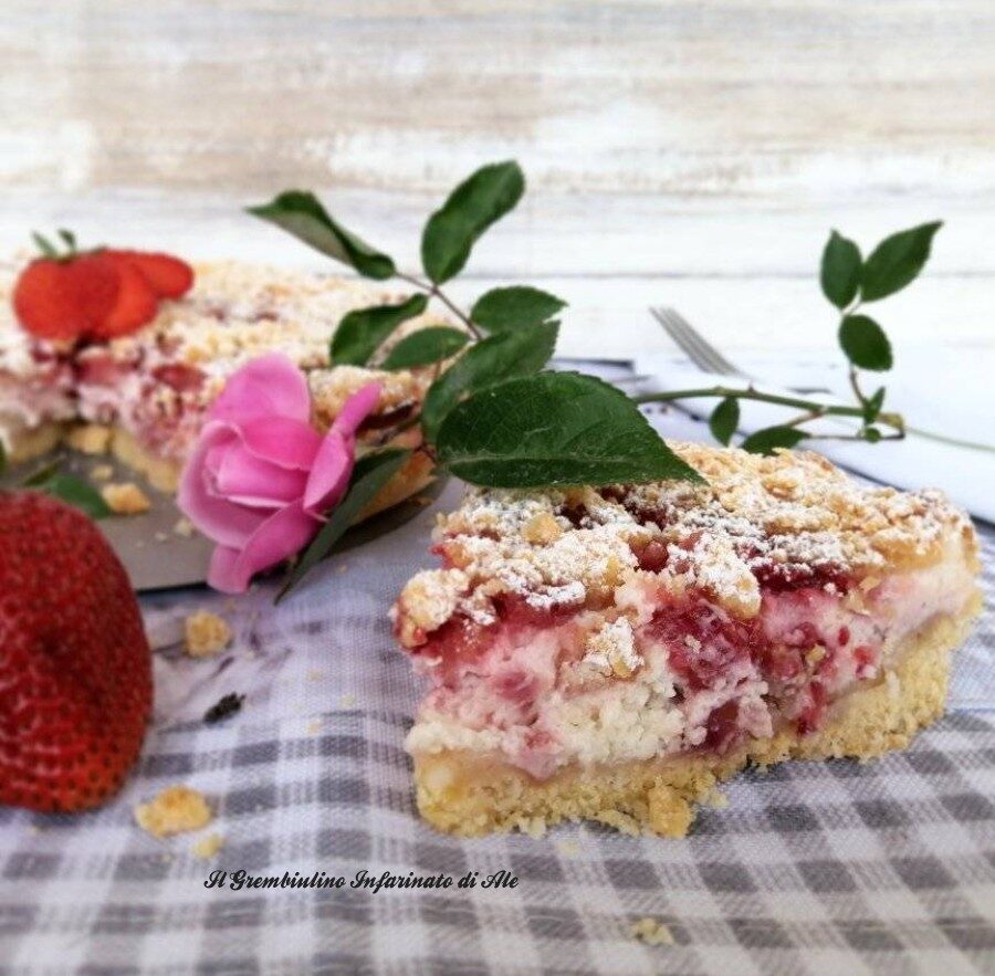 Sbriciolata di fragole con mascarpone e ricotta