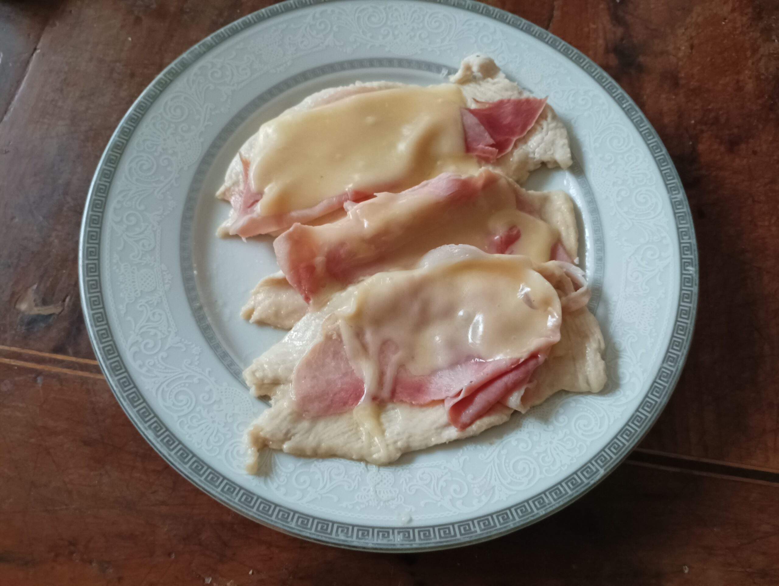 Scaloppine di pollo alla valdostana