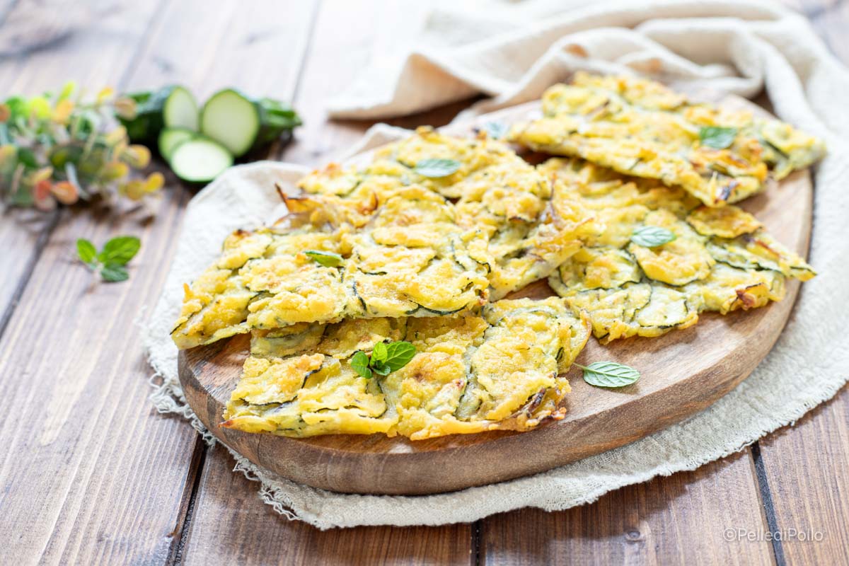Schiacciata croccante di zucchine e cipolla
